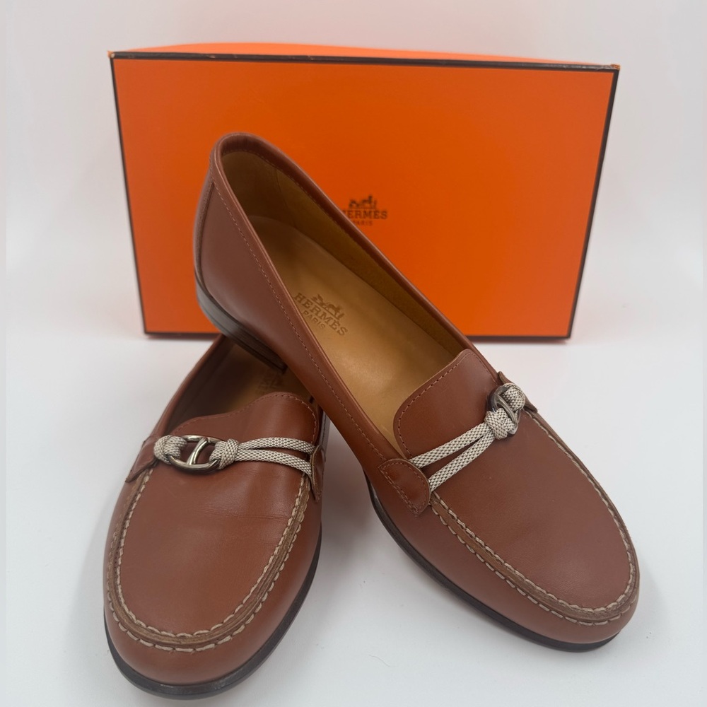 Hermes loafers 😍